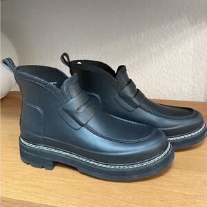 Hunter Black Women's Refined Stitch Detail Loafer Boots Size 7